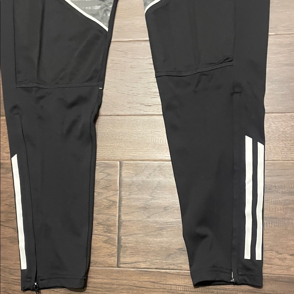 Adidas Tiro 25 Training Pants. Lightweight with tapered zip legs - Picture 4 of 4